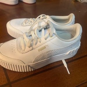 Puma low top white sneakers